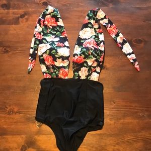 NWT Cupshe floral swimsuit